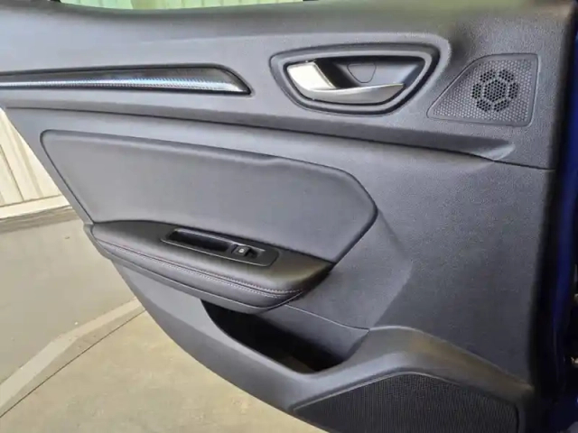 Renault Megane mégane iv berline e-tech plug-in hybride 160 — photo 70