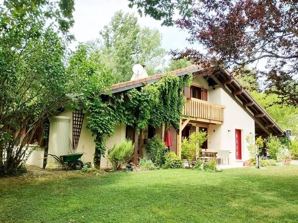 Maison 8 pièces 193 m²