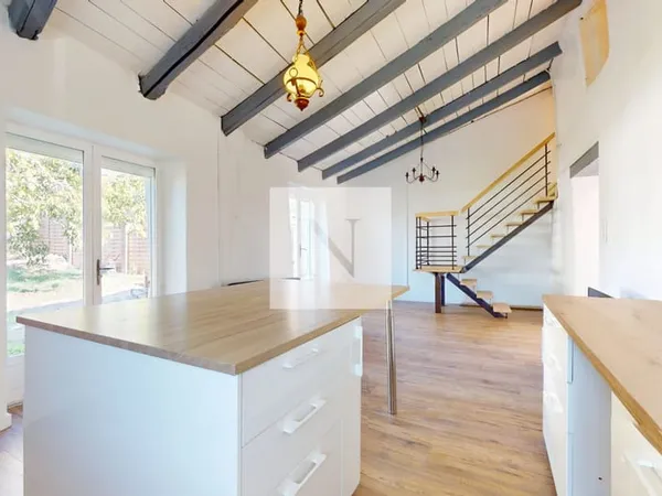 Maison ancienne 138 m² avec piscine et jardin - Andilly, Sér