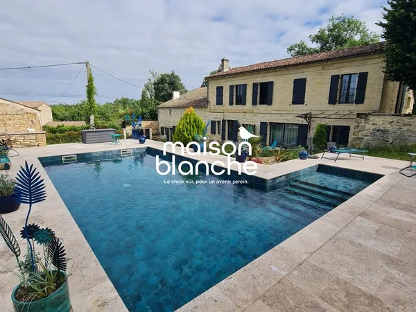 Propriété 12 pièces 466 m²