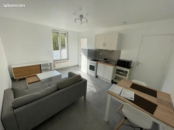T2 30 m² - Face à la gare de Saint-Brieuc - 1er étage