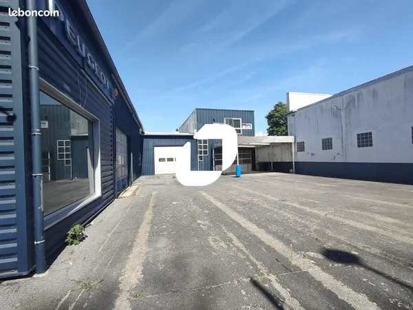 Local d'activité 640 m²
