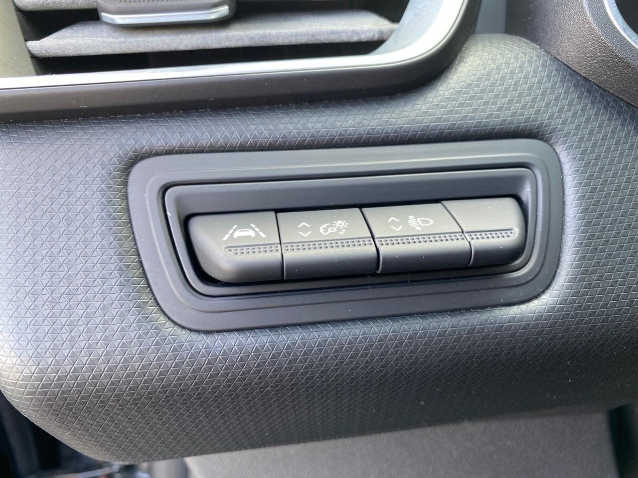 Renault Clio 1.6 e-tech 140ch business — photo 17