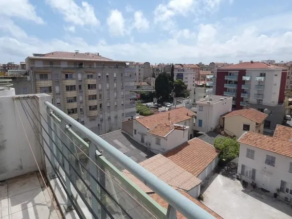 Studio dernier étage terrasse