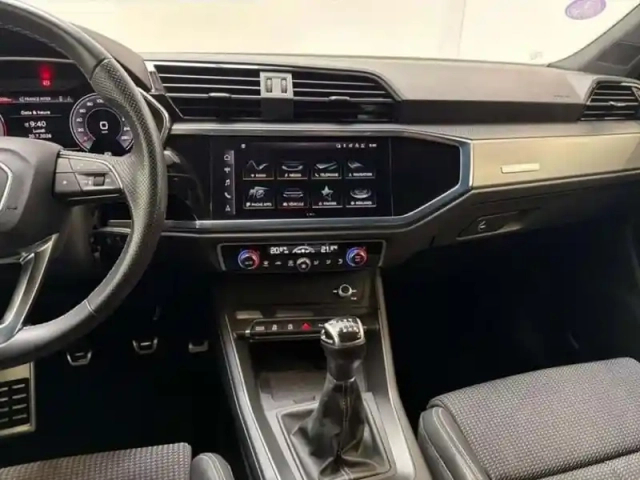 Audi Q3 35 tfsi 150 ch s line — photo 10