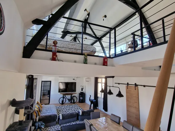 BEL ENSEMBLE IMMOBILIER RENOVE A 4KMS DE LA PLAGE