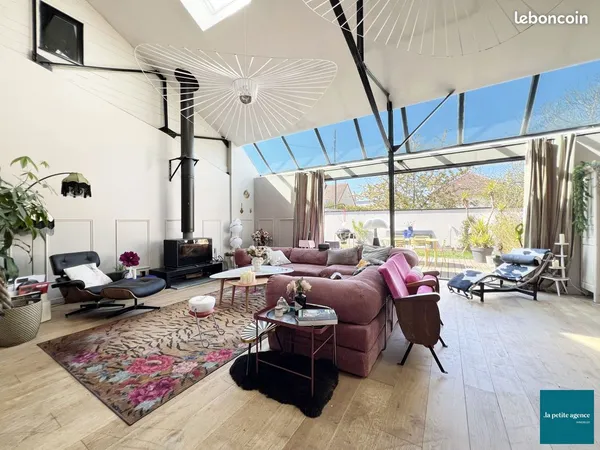 Maison 6 pièces 260 m²
