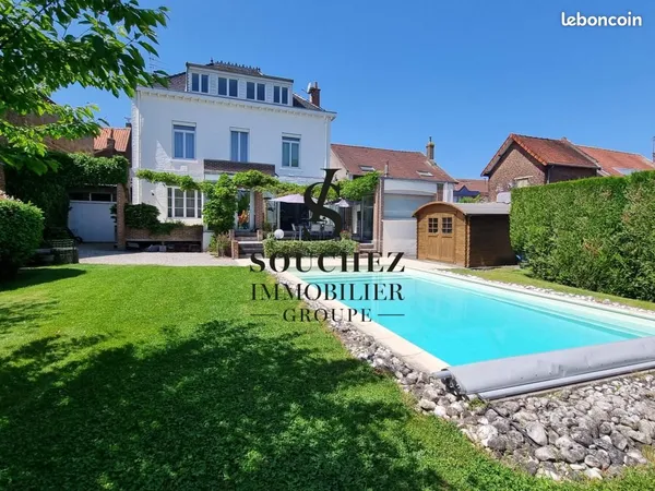 Maison 8 pièces 239 m²