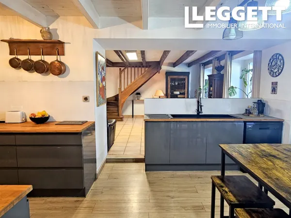 Maison familiale en pierre 137 m² ? 6 chambres ? Jardin clos ? DPE D ? située dans le bocage vendéen
