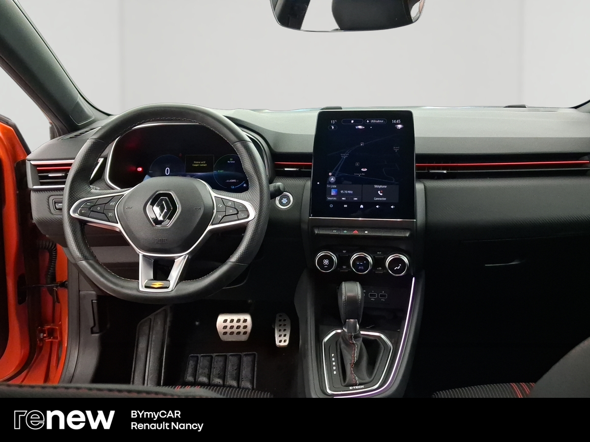 Renault Clio E-Tech 140 - 21N — photo 10