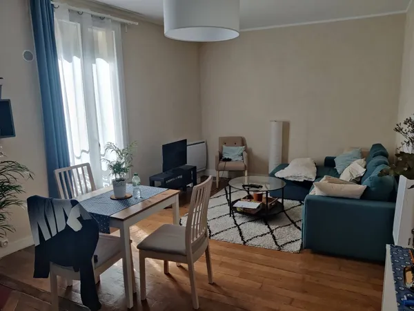 A VENDRE APPARTEMENT 3 PIECES 10 MIN. METRO CHATAEAU DE VINCENNE