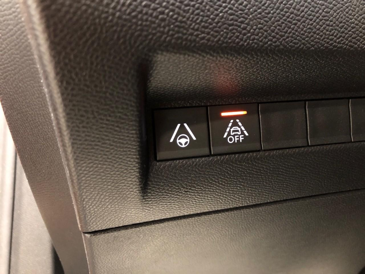 Peugeot 2008 puretech 130 s&s eat8 gt pack — photo 28