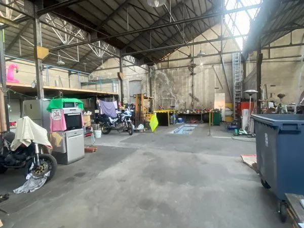 Local 340 m2