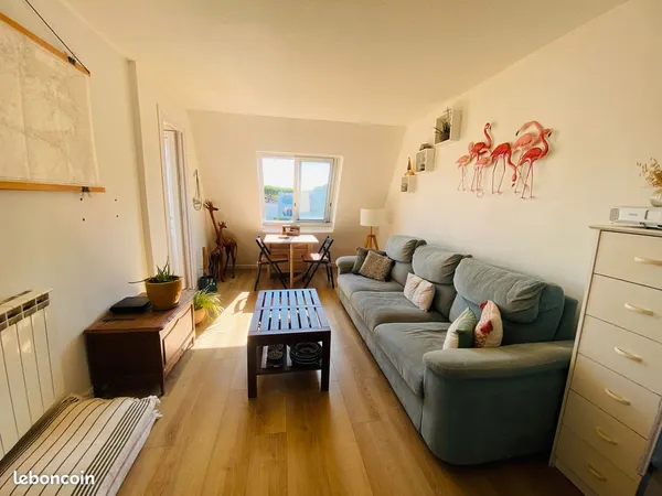 Appartement 2 chambres, loggia et parking
