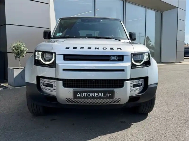 Land Rover Defender 110 d240 bva8 — photo 2