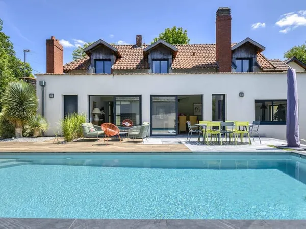 Maison 8 pièces 267 m²