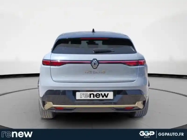 Renault Megane e-tech electric ev60 220ch iconic super charge -b — photo 4