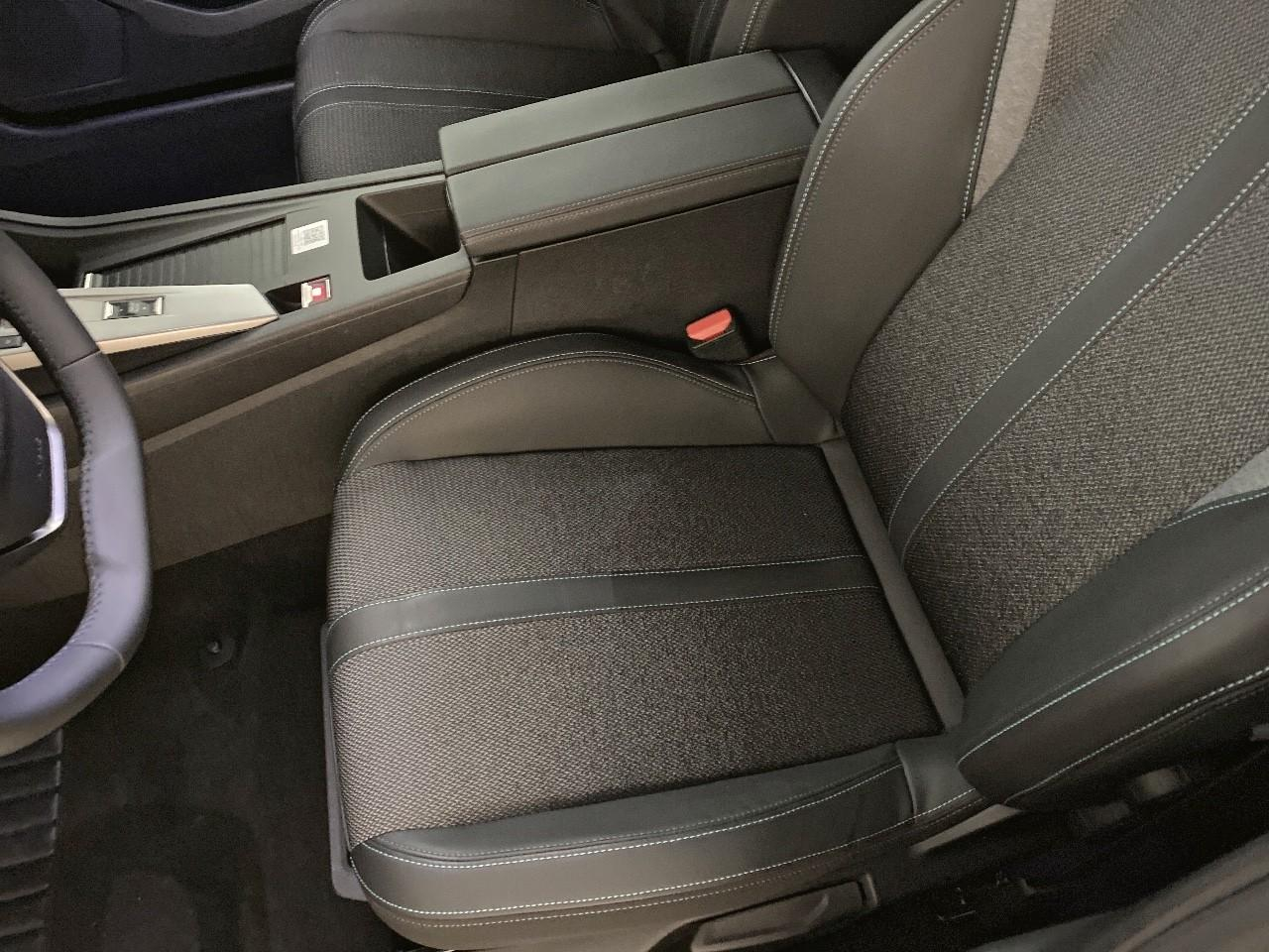 Peugeot 308 hybrid 145 e-dcs6 allure — photo 9