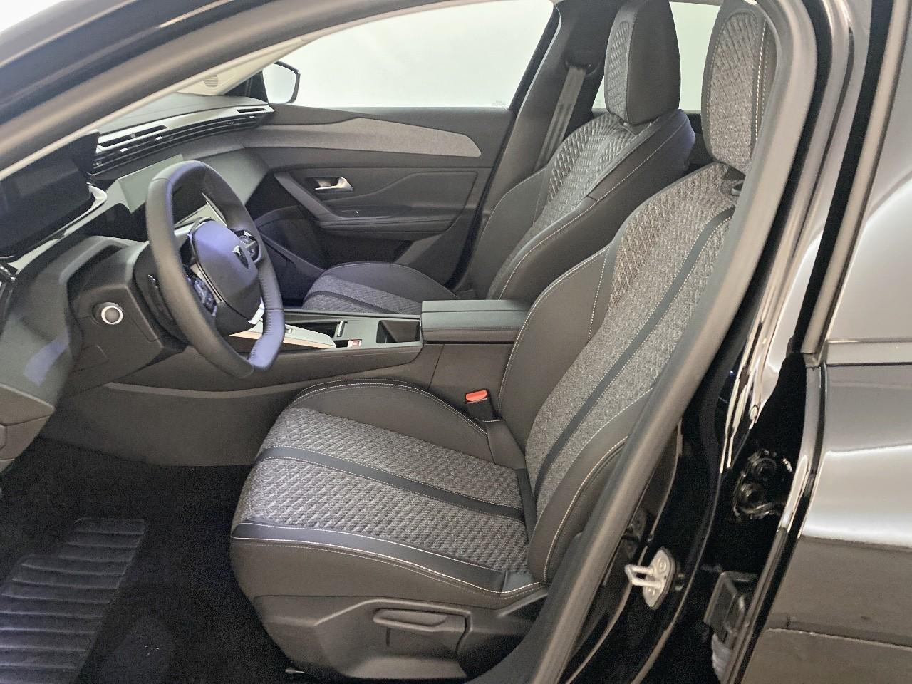 Peugeot 308 hybrid 145 e-dcs6 allure — photo 9