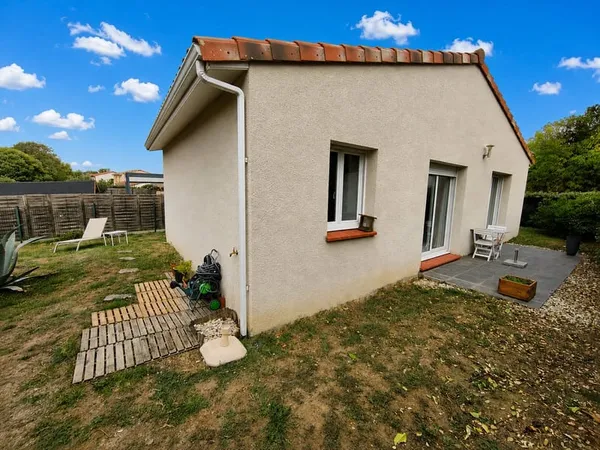 Maison T3 de 69 m2 de plain-pied avec garage et jardin