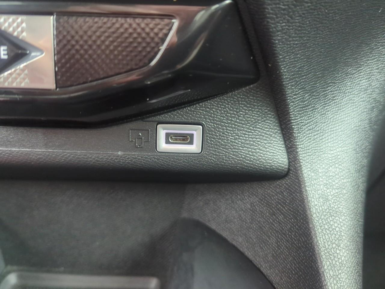 Ds Ds 3 puretech 130 eat8 rivoli — photo 21