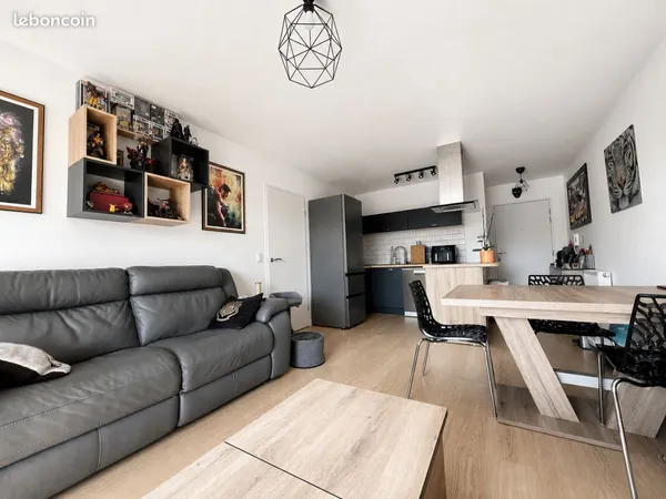 T3 - 62m2 avec balcon et terrasse T3 lumineux 62 m² - Terrasse, balcon, 2 parkings - DPE B Annonce L
