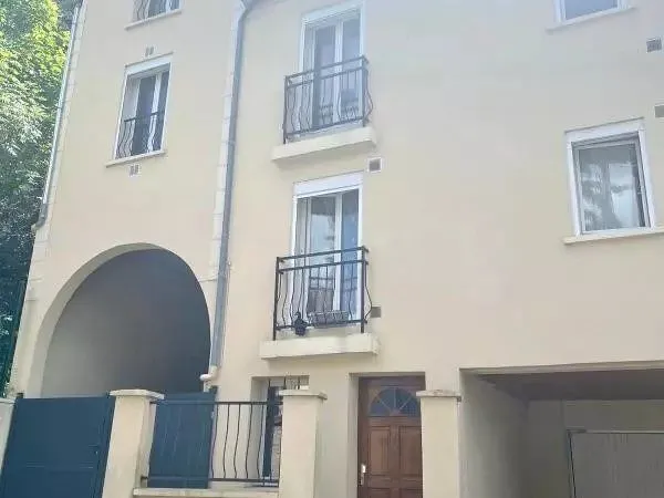 🏡 MÉRY-SUR-OISE CENTRE - T3 60 m² - 2 CHAMBRES - PARKING + 2 CAVES - LOCATAIRE EN PLACE