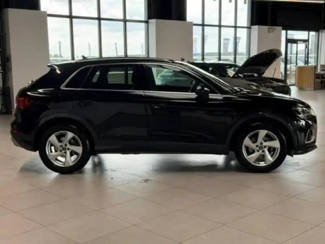 Audi Q3 35 tdi 150ch design luxe s tronic 7 — photo 4