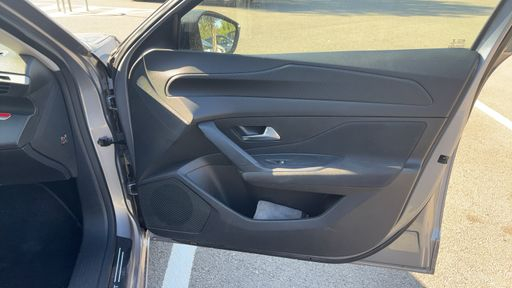 Peugeot 308 1.2 PureTech 130 EAT8 - Business – 2023 – 15167 km – Essence – Boîte Automatique — photo 28