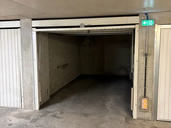 Loue Box garage fermé