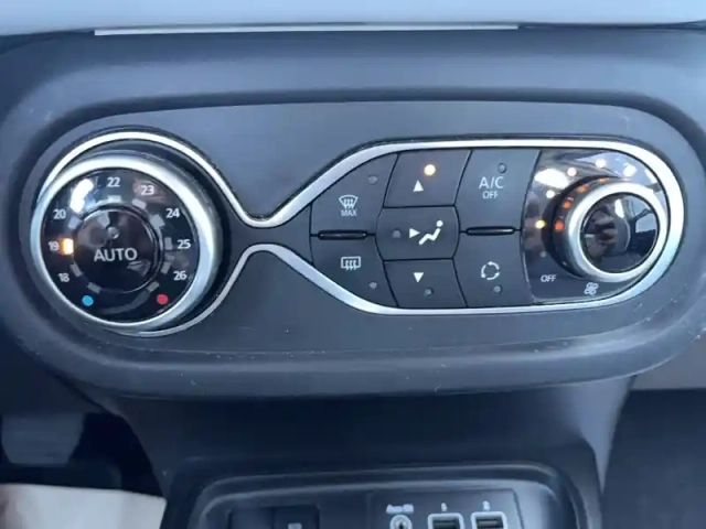 Renault Twingo iii e-tech — photo 43