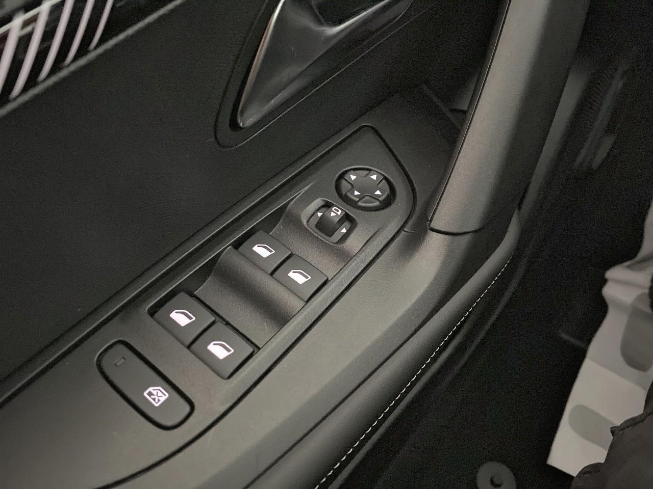 Peugeot 2008 hybrid 145 ch e-dcs6 allure — photo 20