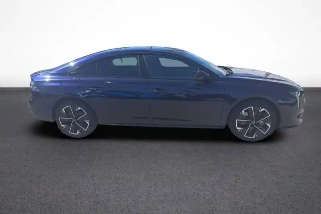 Peugeot 508 hybrid 225 e-eat8 — photo 7