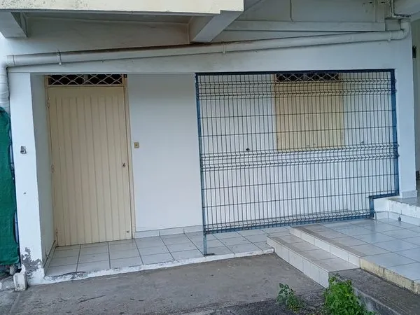 Local proche centre-ville tampon