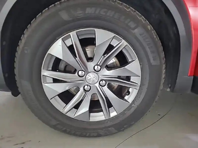 Peugeot 2008 puretech 100 s&amp;s bvm6 — photo 13