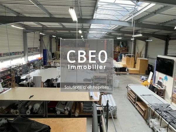 Local d'activité 900 m²