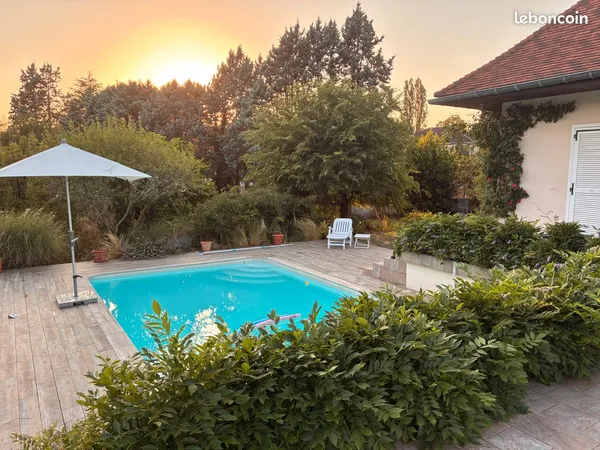 Propriété de caractère de 277 m² avec parc arboré, piscine et dépendance - Romorantin-Lanthenay
