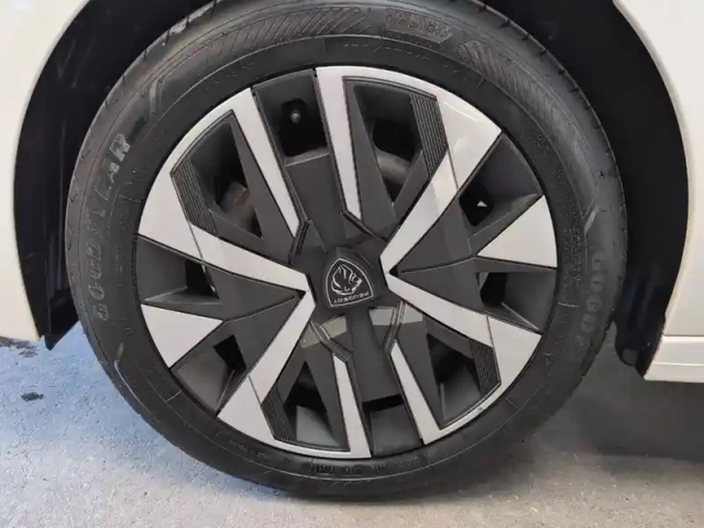 Peugeot 208 puretech 100 s&amp;s bvm6 — photo 11