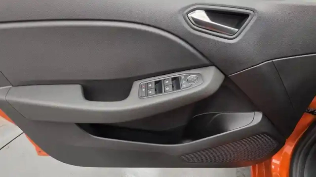 Renault Clio tce 90 — photo 24