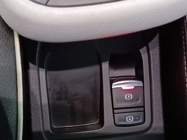 Renault Clio e-tech 140 - 21n — photo 42