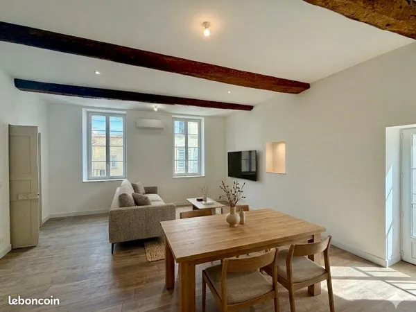 Maison de ville climatisée - 93 m² rénovée - 3 Chambres - DPE B - Coeur de Valréas