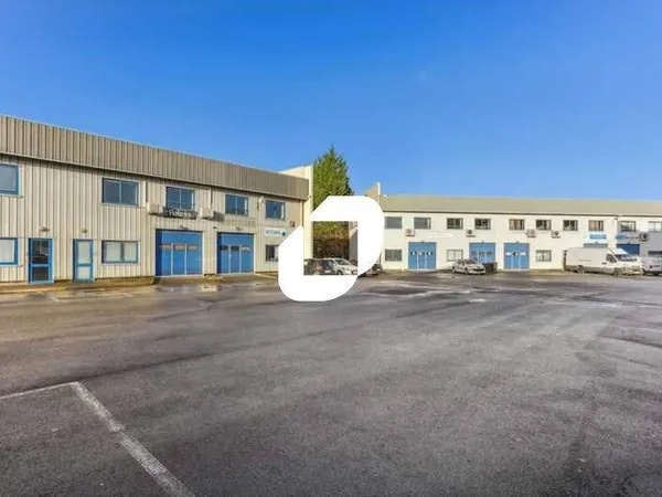 Local d'activité 440 m²