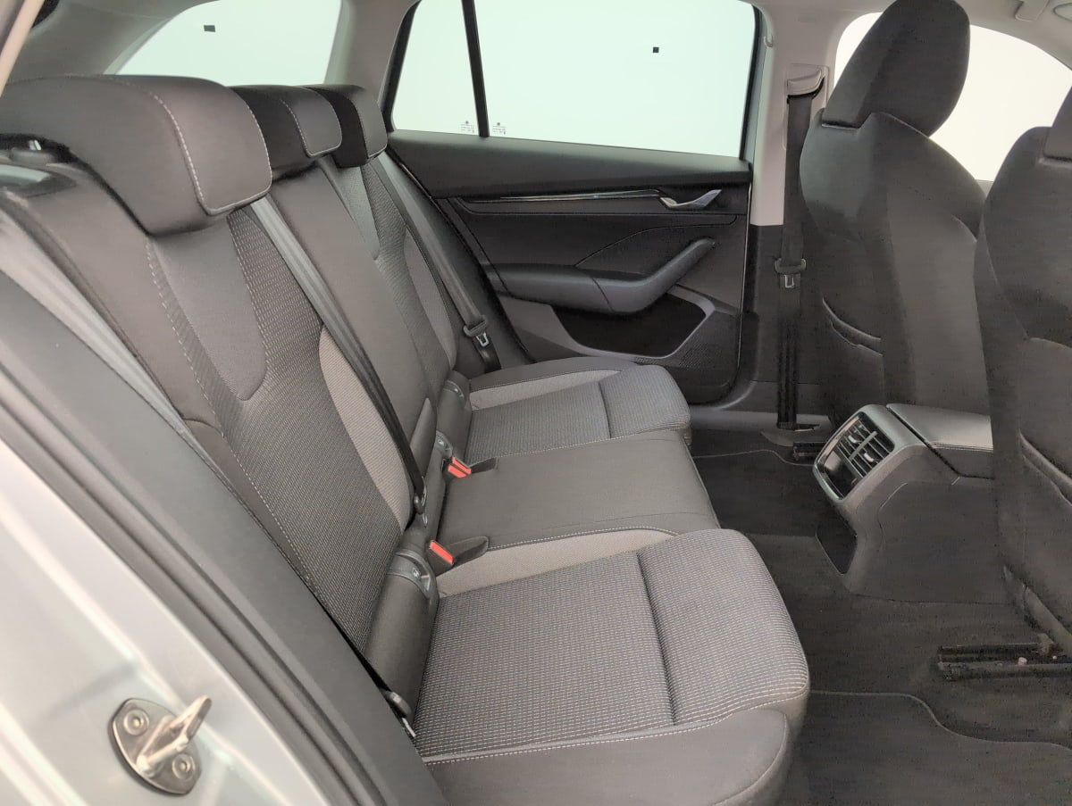 Skoda Octavia Combi — photo 10