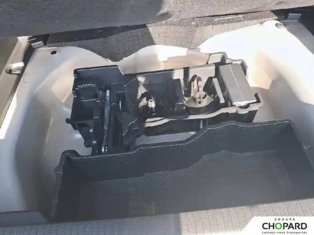 Peugeot 2008 hybrid 145 e-dcs6 — photo 26