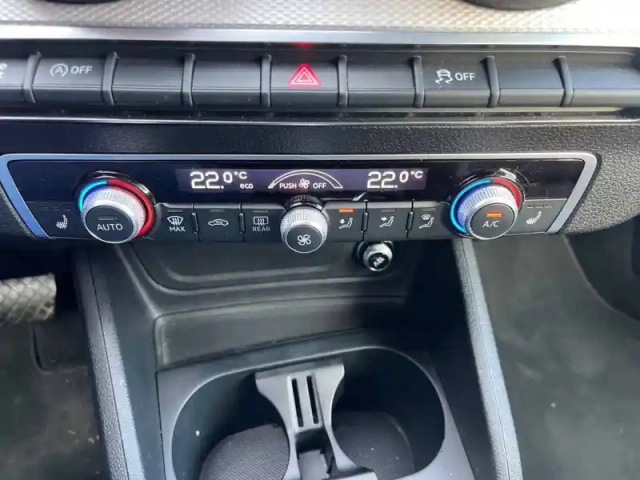 Audi Q2 35 tfsi 150 s tronic 7 — photo 29