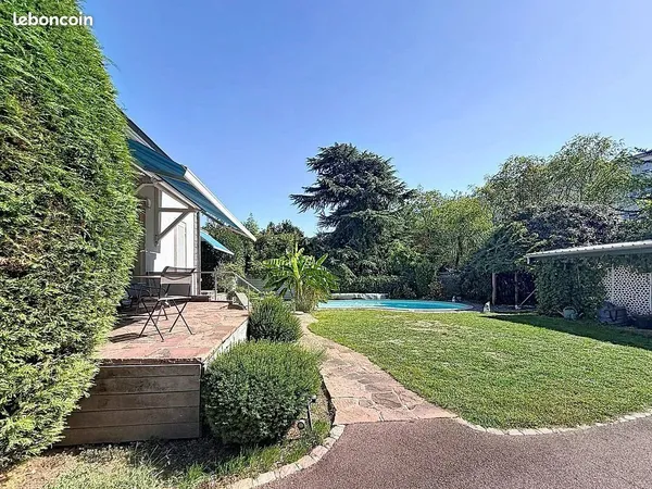 Propriété 4 pièces 140 m²