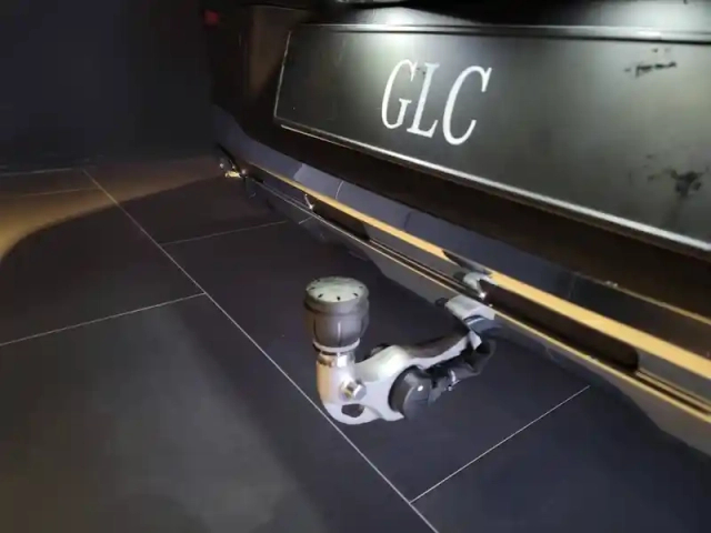 Mercedes Glc coupe 300 e hybrid eq 9g-tronic 4matic — photo 22