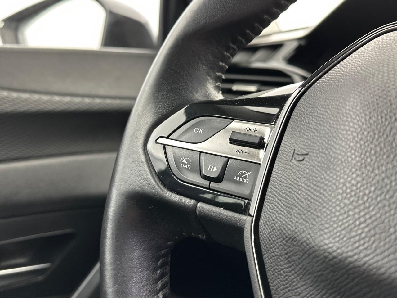 Peugeot 308 puretech 130ch s&s eat8 active pack — photo 19