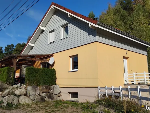 Location jolie maison Rochesson