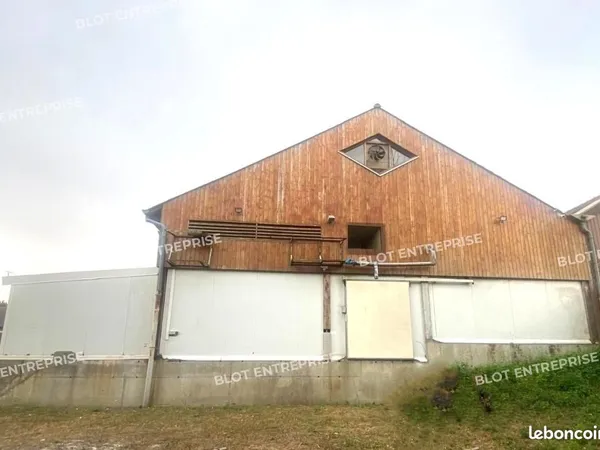 Local d'activité 300 m²